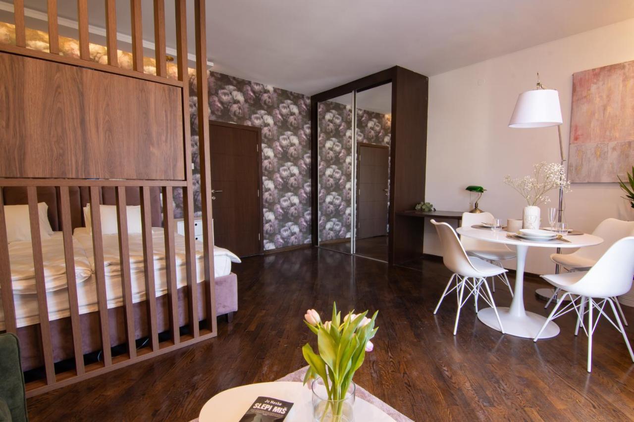 Square 6 Apartment Belgrade Exterior photo